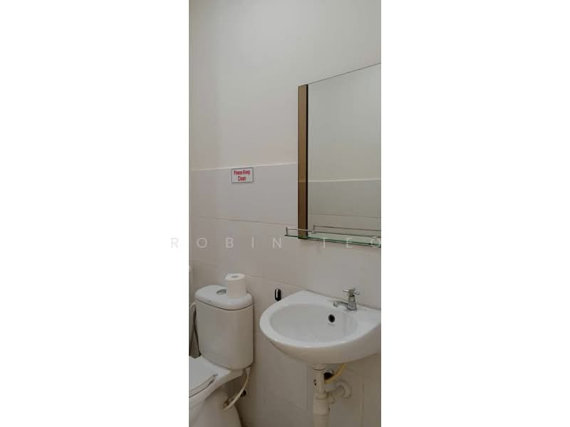 Service Residence for Sale at Jentayu Residensi @ Tampoi - Robin Teo - Bathroom - PropertyGuru.com.my