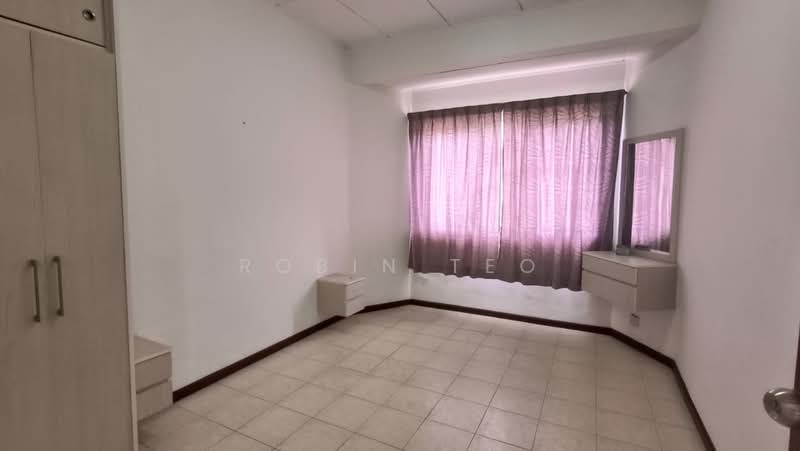 Townhouse for Sale in Taman Tampoi Indah 2 (Tampoi) - Robin Teo - Bedroom - PropertyGuru.com.my