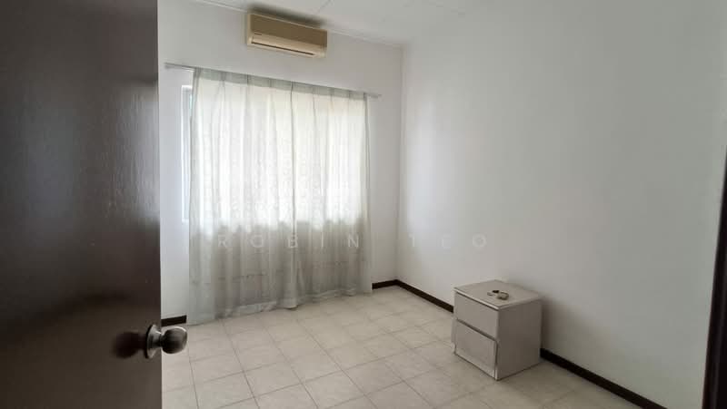 Townhouse for Sale in Taman Tampoi Indah 2 (Tampoi) - Robin Teo - Bedroom - PropertyGuru.com.my
