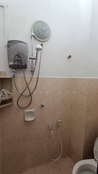 Townhouse for Sale in Taman Tampoi Indah 2 (Tampoi) - Robin Teo - Bathroom - PropertyGuru.com.my