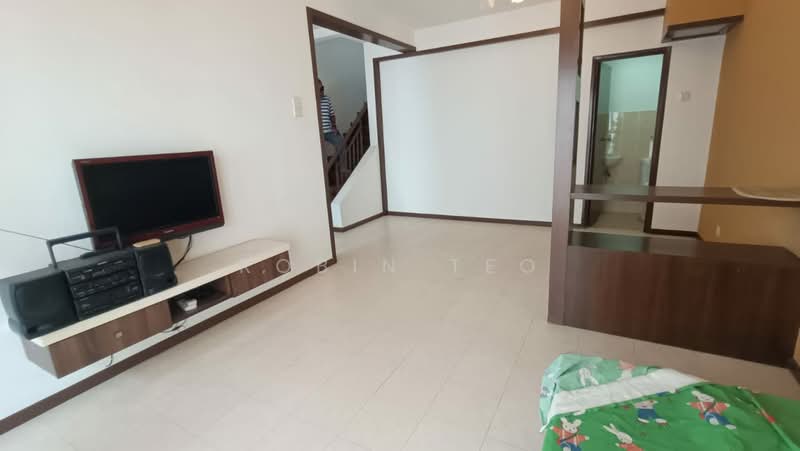 Townhouse for Sale in Taman Tampoi Indah 2 (Tampoi) - Robin Teo - Living Room - PropertyGuru.com.my