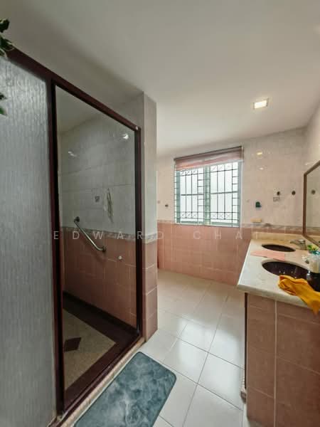 Bukit Jelutong untuk Untuk Dijual - RM 880,000, Apr 2026 - Bathroom - PropertyGuru.com.my