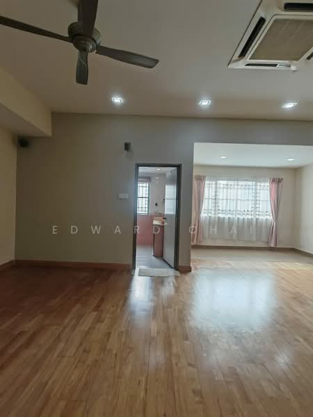 Bukit Jelutong untuk Untuk Dijual - RM 880,000, Apr 2026 - Living Room - PropertyGuru.com.my