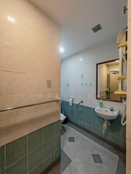 Bukit Jelutong untuk Untuk Dijual - RM 880,000, Apr 2026 - Bathroom - PropertyGuru.com.my