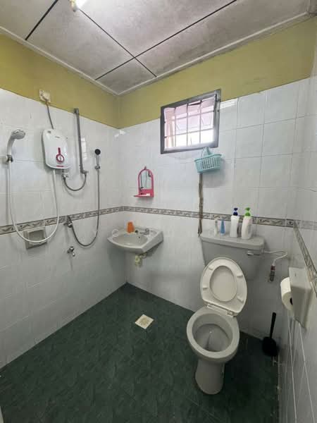 2-storey Terraced House for Sale in Taman Desa Tebrau (Tebrau) - YC Fung - Bathroom - PropertyGuru.com.my