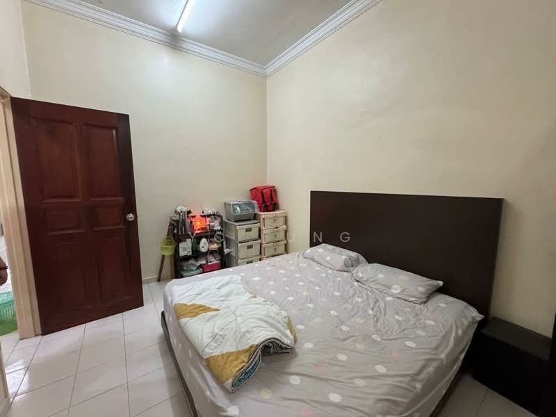 1-storey Terraced House for Sale in Taman Puteri Wangsa (Ulu Tiram) - YC Fung - Bedroom - PropertyGuru.com.my
