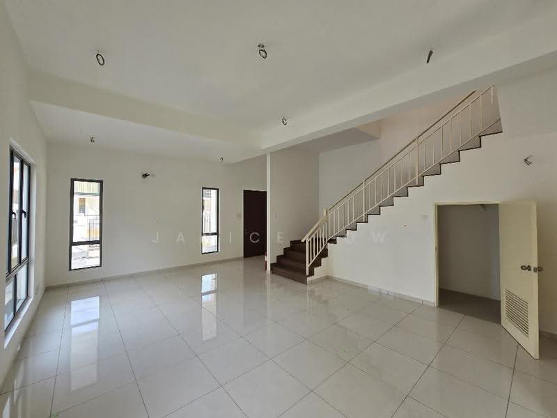 2-storey Terraced House for Sale in Setia Alam (Selangor) - Janice Low - Living Room - PropertyGuru.com.my