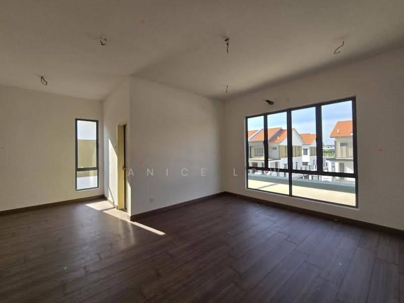 2-storey Terraced House for Sale in Setia Alam (Selangor) - Janice Low - Masteroom - PropertyGuru.com.my