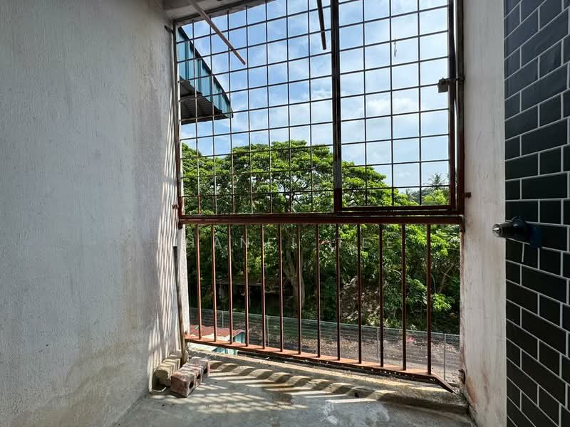 Flat for Sale at Taman Sri Kluang - Shanel Tee - Balcony - PropertyGuru.com.my