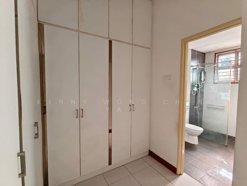 Semi-Detached House for Sale in Setia Tropika (Johor Bahru) - Kenny Wong Chen Yao - Bathroom - PropertyGuru.com.my