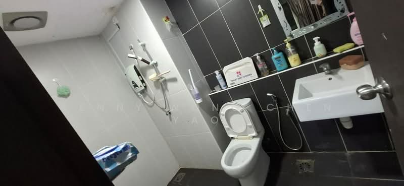 Service Residence for Sale at The Garden Residences - Kenny Wong Chen Yao - Bathroom - PropertyGuru.com.my