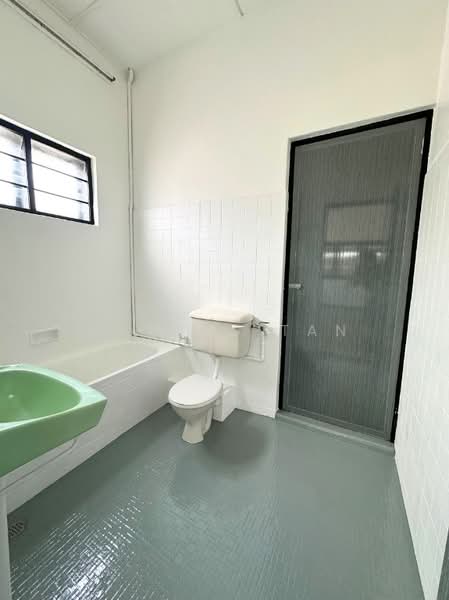Taman Bersatu untuk Untuk Dijual - RM 399,000, Feb 2026 - Bathroom - PropertyGuru.com.my