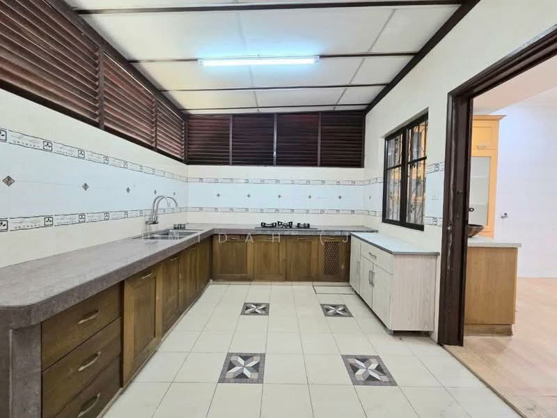 Precinct 16 untuk Untuk Dijual - RM 1,290,000, Mac 2026 - Kitchen - PropertyGuru.com.my