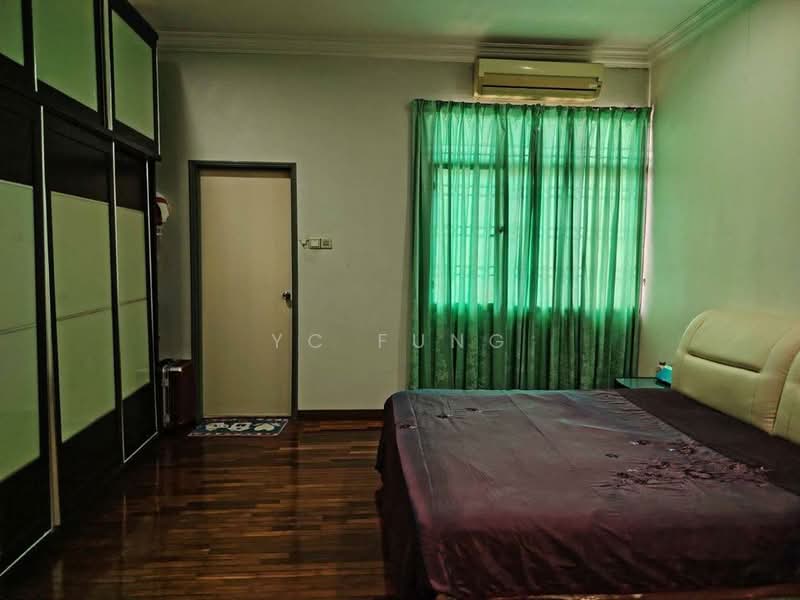 1.5-storey Terraced House for Sale in Taman Sutera (Johor Bahru) - YC Fung - Bedroom - PropertyGuru.com.my