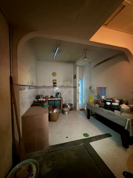 1-storey Terraced House for Sale in Taman Munsyi Ibrahim (Johor Bahru) - Daniel Yong - Kitchen - PropertyGuru.com.my