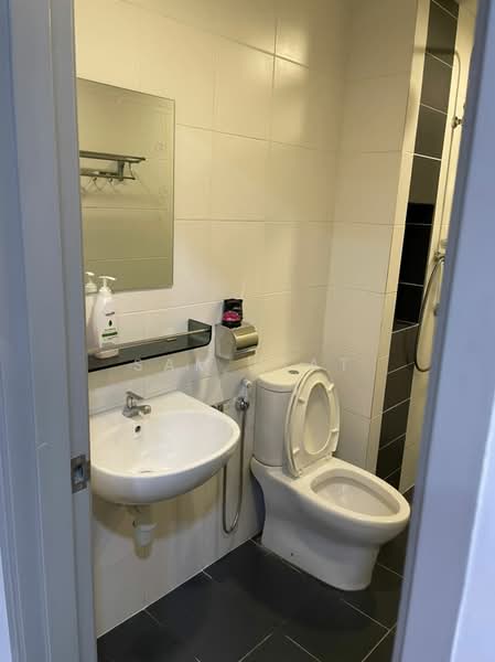 Tulip Residence untuk Untuk Disewa - RM 1,600 /bulan, Feb 2026 - Bathroom - PropertyGuru.com.my
