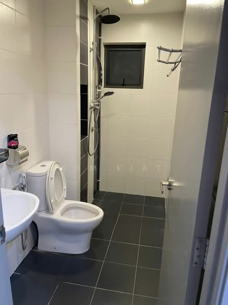 Tulip Residence untuk Untuk Disewa - RM 1,600 /bulan, Feb 2026 - Bathroom - PropertyGuru.com.my