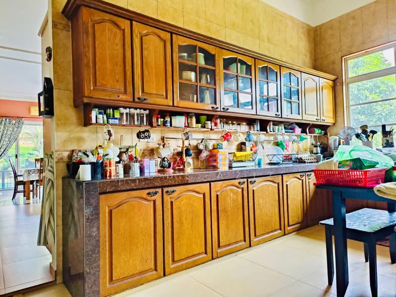 Bungalow for Sale in Country Heights (Kajang) - Rafedah Binti Abdul Aziz - Kitchen - PropertyGuru.com.my