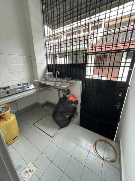 Taman Molek Tamans Moleks Taman Moleks untuk Untuk Disewa - RM 2,000 /bulan, Feb 2026 - Kitchen - PropertyGuru.com.my