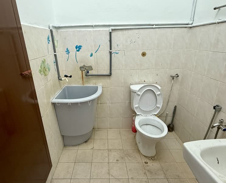 Ground floor bathroom 
