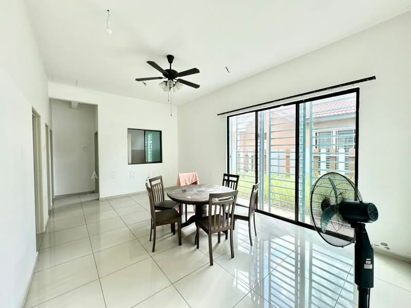 Cluster House for Sale in Bukit Katil (Melaka) - Azrul Othman - Living Room - PropertyGuru.com.my