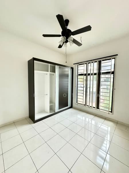 Cluster House for Sale in Bukit Katil (Melaka) - Azrul Othman - Bedroom - PropertyGuru.com.my