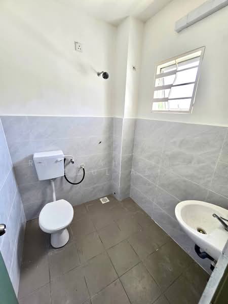 Taman Sungai Kapar Indah untuk Untuk Dijual - RM 520,000, Mac 2026 - Bathroom - PropertyGuru.com.my