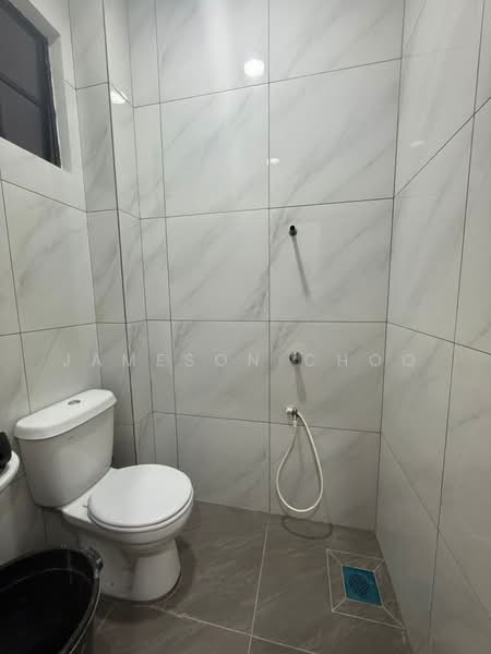 1.5-storey Terraced House for Sale in Tampoi (Johor) - Jameson Choo - Bathroom - PropertyGuru.com.my