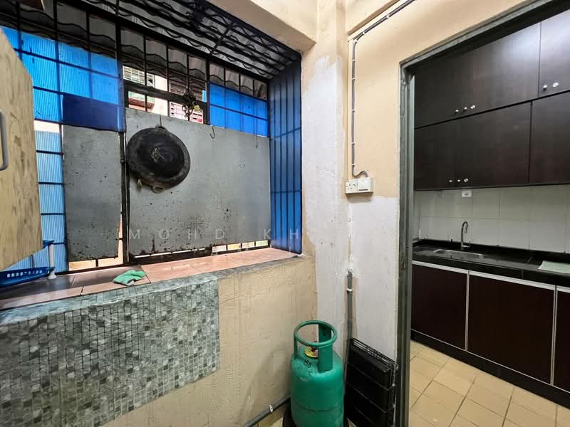 Flat for Sale at Rampai Idaman - Mohd Khairul Amilin - Kitchen - PropertyGuru.com.my