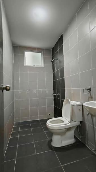 Kita Mekar (Double Storey Terrace House) untuk Untuk Disewa - RM 1,500 /bulan, Feb 2026 - Bathroom - PropertyGuru.com.my