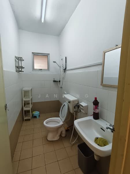 2-storey Terraced House for Sale in Bandar Cassia (Batu Kawan) - Jane Ng - Bathroom - PropertyGuru.com.my