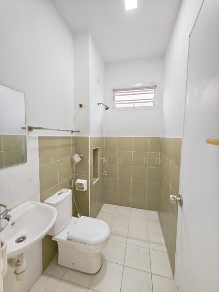 2-storey Terraced House for Sale in Setia Tropika (Johor Bahru) - Ee Fong Toh - Bathroom - PropertyGuru.com.my