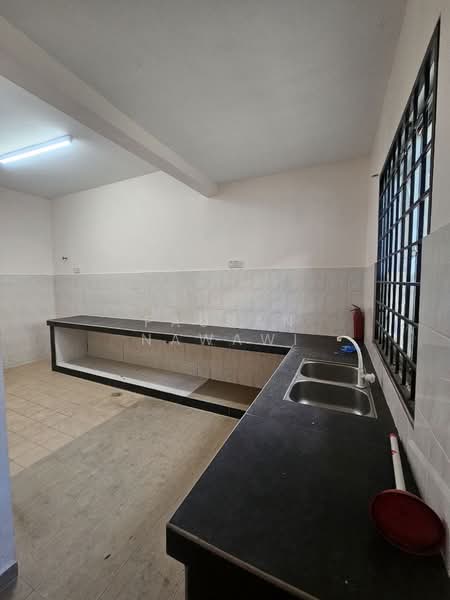2-storey Terraced House for Sale in Semenyih (Selangor) - Fauran Nawawi - Kitchen - PropertyGuru.com.my