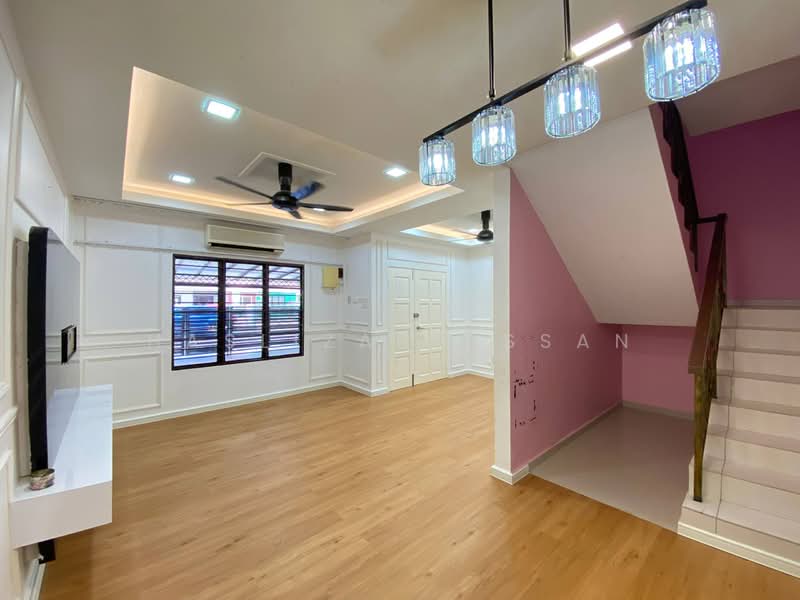 2-storey Terraced House for Sale in Kajang (Selangor) - Hasliza Hassan - Living Room - PropertyGuru.com.my