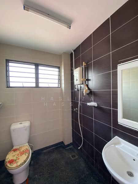 2-storey Terraced House for Sale in Kajang (Selangor) - Hasliza Hassan - Bathroom - PropertyGuru.com.my