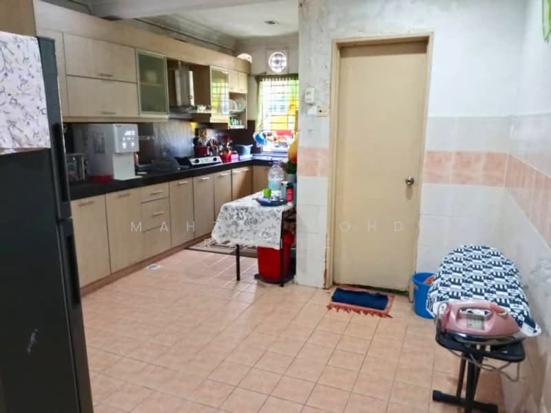 2-storey Terraced House for Sale in Saujana Utama (Selangor) - Mahzah Mohd Rapiee - Kitchen - PropertyGuru.com.my