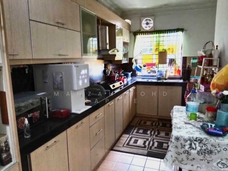 2-storey Terraced House for Sale in Saujana Utama (Selangor) - Mahzah Mohd Rapiee - Kitchen - PropertyGuru.com.my