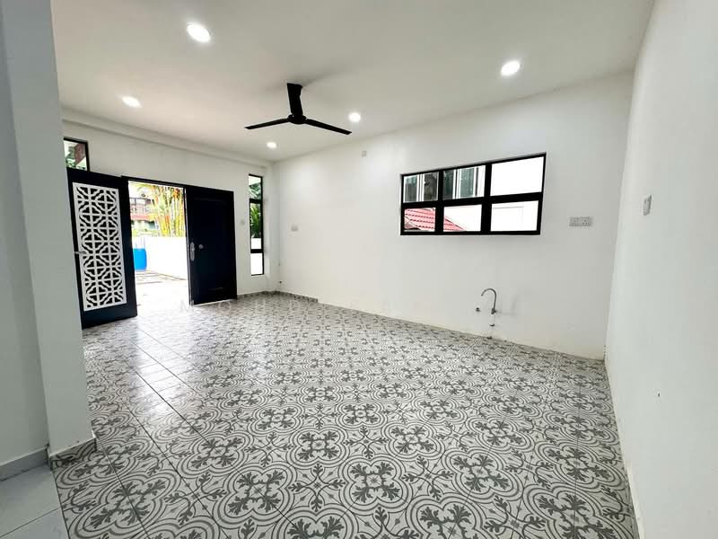 Semi-Detached House for Sale in Cheras (Selangor) - Mohd Faizal - Living Room - PropertyGuru.com.my