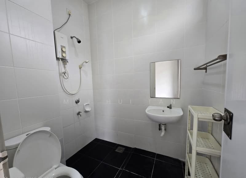 Cluster House for Sale in Setia Tropika (Johor Bahru) - Mui Hui Tan - Bathroom - PropertyGuru.com.my