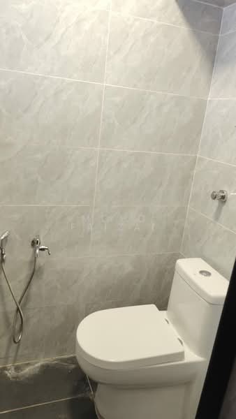 Flat for Sale at Flat Pandan Jaya - Mohd Faizal - Bathroom - PropertyGuru.com.my