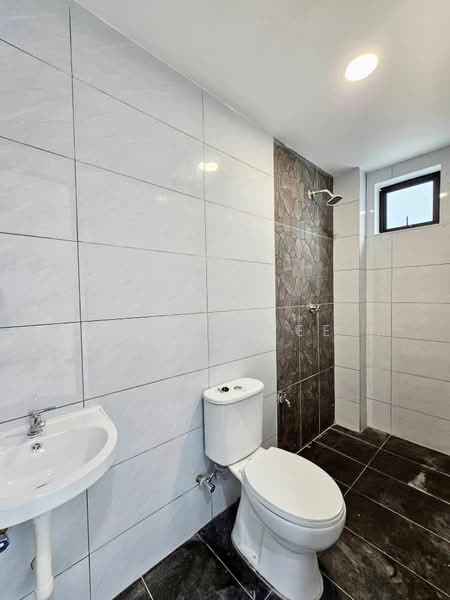 2-storey Terraced House for Sale in Taman Daya (Johor Bahru) - Lydia Wee - Bathroom - PropertyGuru.com.my