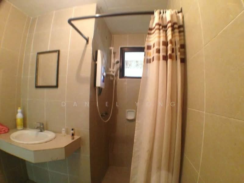 Larkin Residence (Phase One) untuk Untuk Dijual - RM 440,000, Feb 2026 - Bathroom - PropertyGuru.com.my