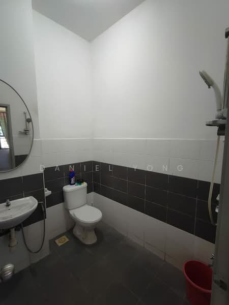 2-storey Terraced House for Sale in Setia Tropika (Johor Bahru) - Daniel Yong - Bathroom - PropertyGuru.com.my