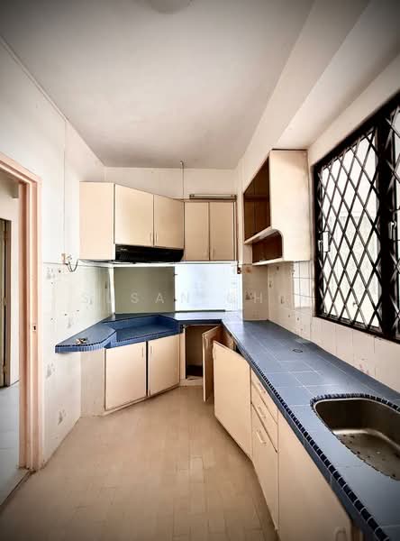 Condominium for Sale at The Reef Condominium - Susan Chia - Kitchen - PropertyGuru.com.my