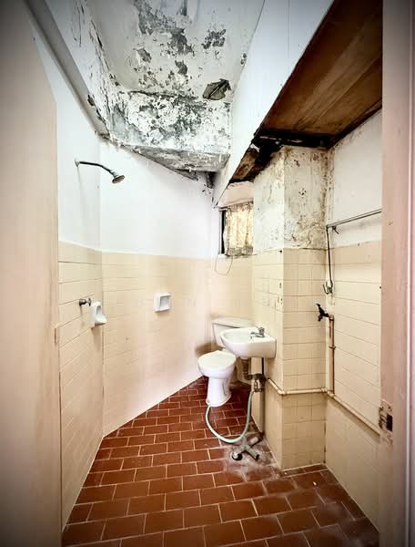 Condominium for Sale at The Reef Condominium - Susan Chia - Bathroom - PropertyGuru.com.my