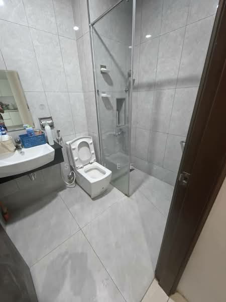 Service Residence for Sale at Paragon Suites @ CIQ - Shilee . - Bathroom - PropertyGuru.com.my