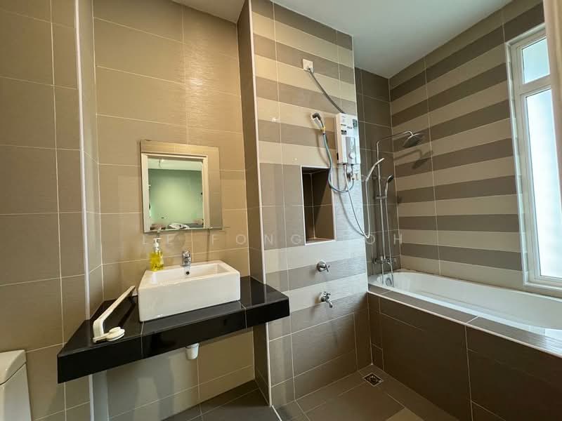 Semi-Detached House for Sale in Bandar Dato Onn (Tebrau) - Ee Fong Toh - Bathroom - PropertyGuru.com.my
