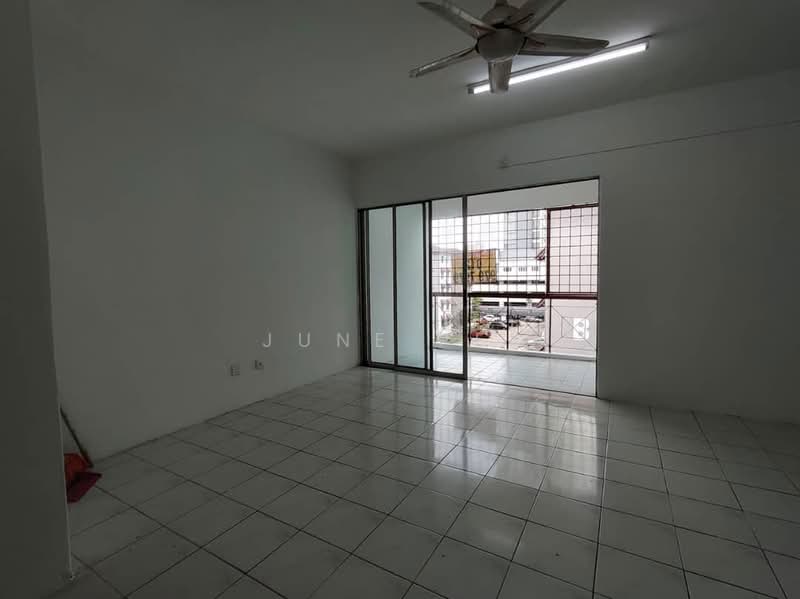 Permai @ USJ 1 (Coral Court) untuk Untuk Dijual - RM 228,000, Feb 2026 - Living Room - PropertyGuru.com.my