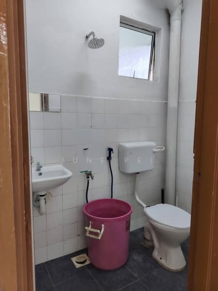Permai @ USJ 1 (Coral Court) untuk Untuk Dijual - RM 228,000, Feb 2026 - Bathroom - PropertyGuru.com.my