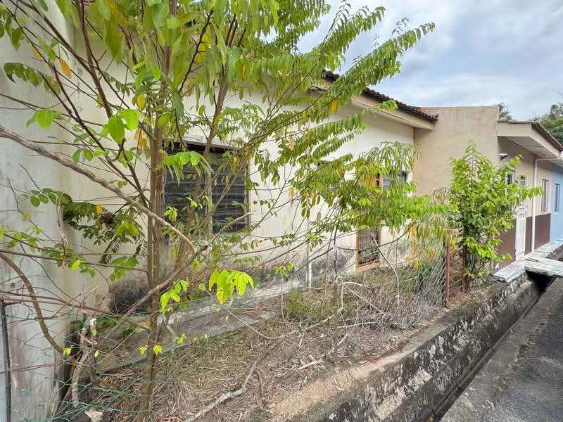 1-storey Terraced House for Sale in Taman Mutiara Galla (Seremban) - Muz Hafiz - Exterior - PropertyGuru.com.my